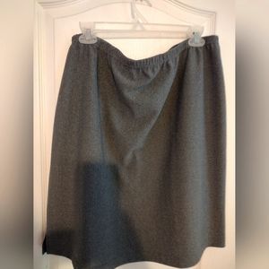 Basic Editions mini skirt, grey, size 1X.